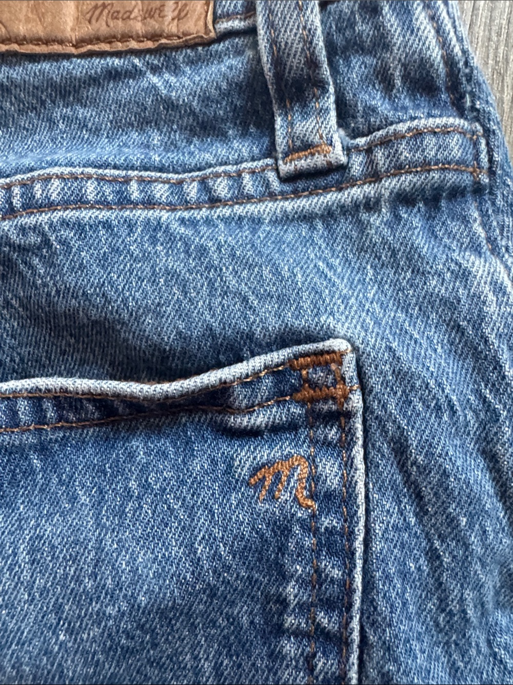Madewell Classic Blue High-Rise Wide Straight Jeans - Picture 4 of 10